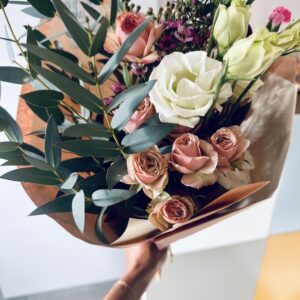 Bouquet du jour Rose Poudrée (commande en ligne et paiement au magasin)